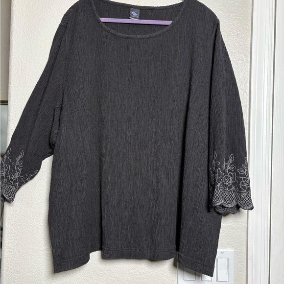 Junonia Tops - Junonia Black Textured Crinkle Blouse with Embroidered Elbow Length Sleeves. 4X